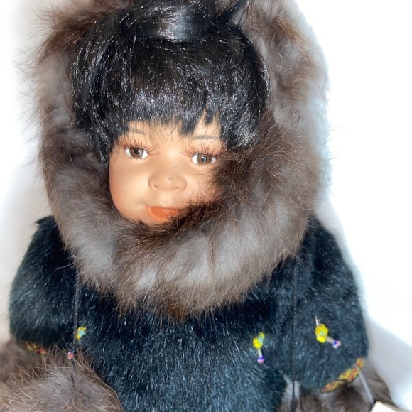 Alaskan Friends Genuine Porcelain Doll 12 “ Tall with Black Brown Fur Outfit. - Picture 5 of 10
